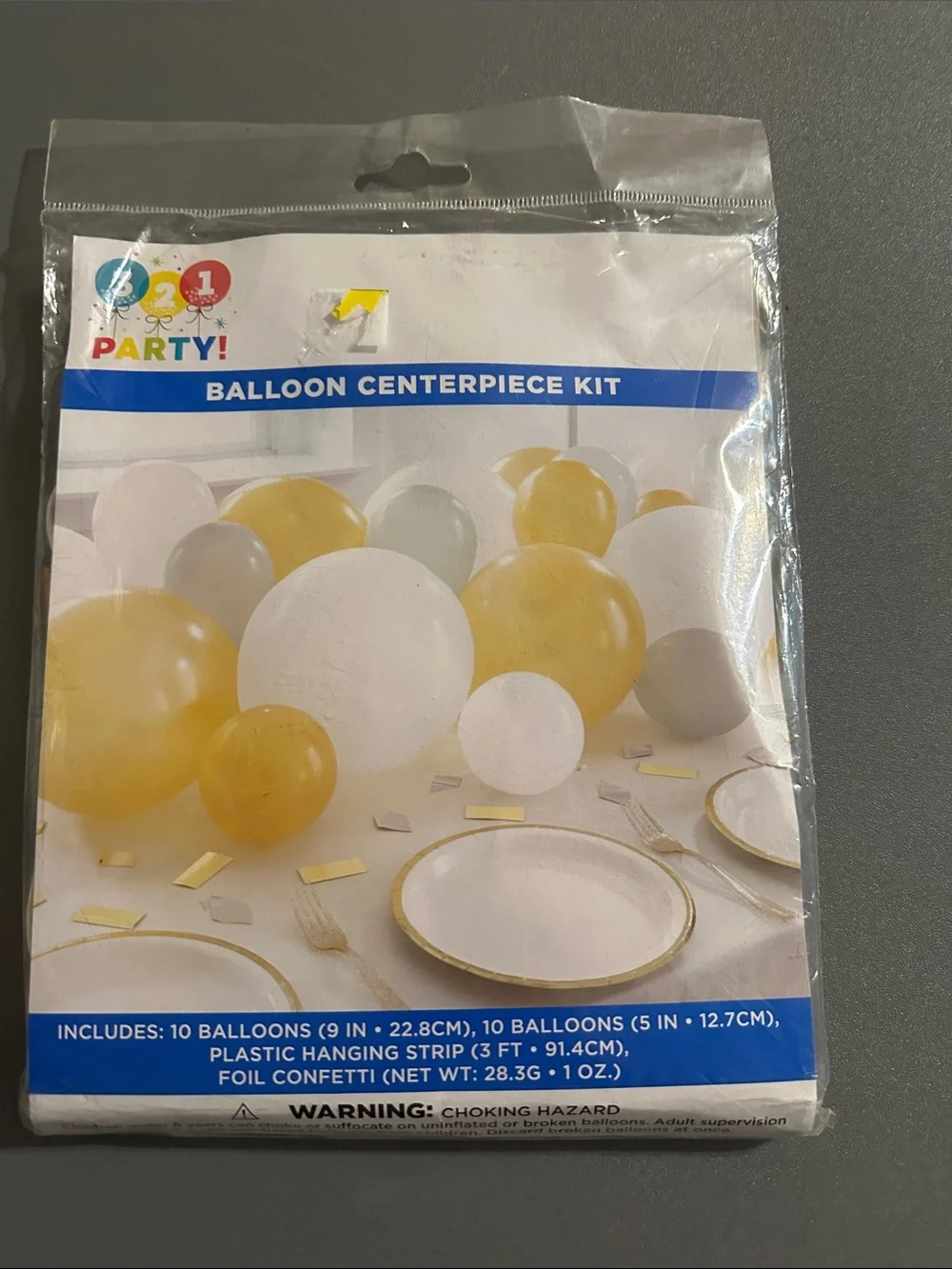 Balloon Centerpiece Kit - White & Gold